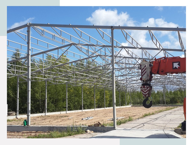 Строительство конюшен в Дзержинский от 614 руб. под ключ