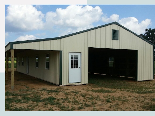 Строительство конюшен в Дзержинском